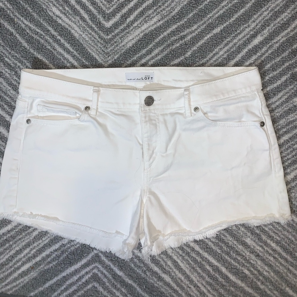 Women’s LOFT white shorts